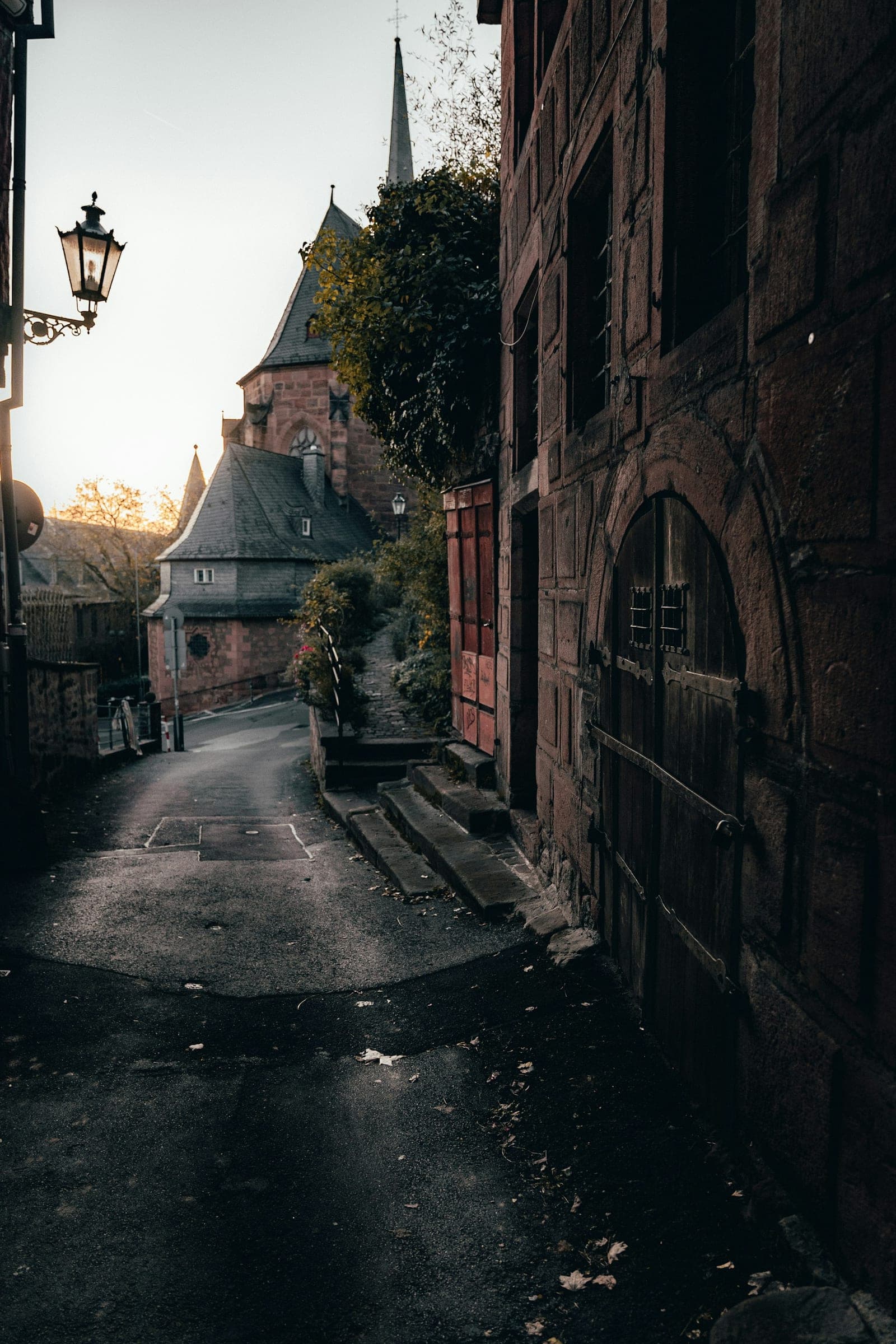 Abendliche Gasse in der Marburger Oberstadt